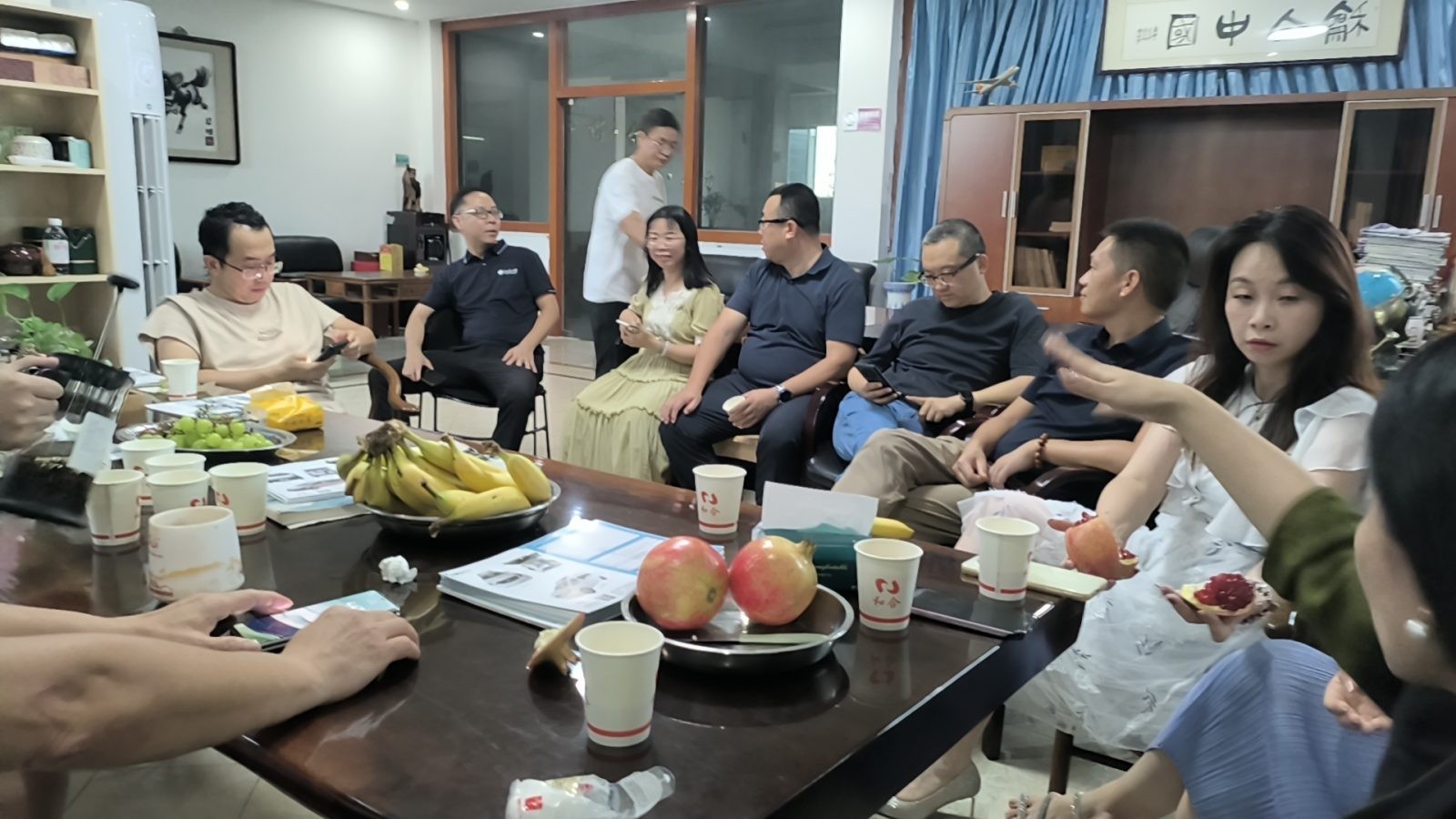 今天我们北京大学智库班同学一行参访了班书记麦总的和合特种车企业。
